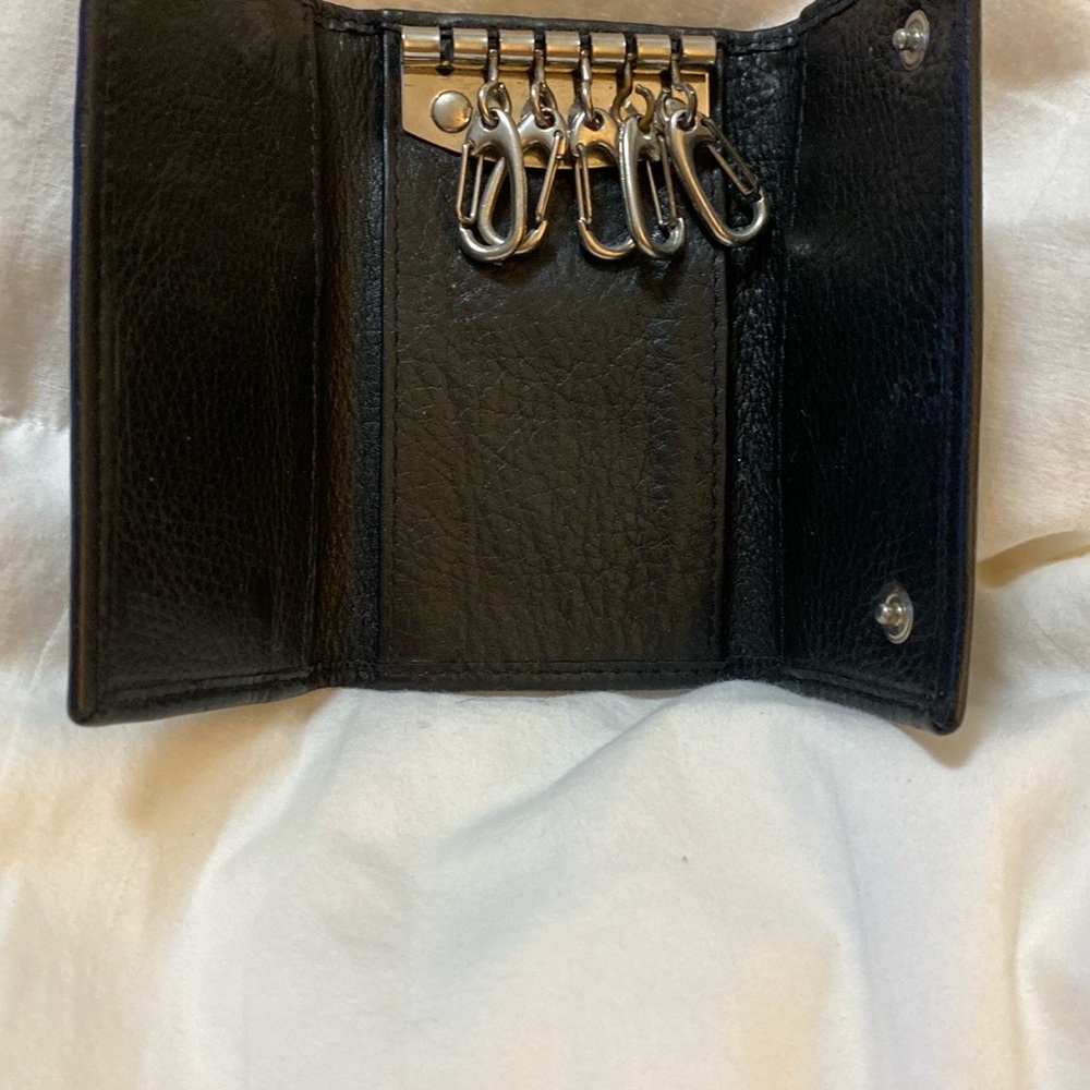 Elegant Black Leather Keychain